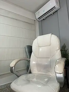 AnnaJaimes online show from July 12, 2026, 9:50 pm