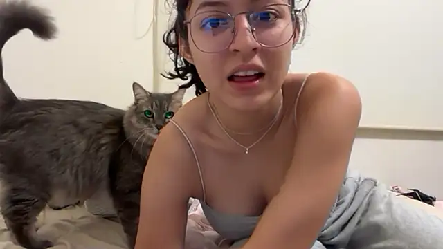 Snapshot of Alicatcua_ chatting on May 8, 2026, 3:56 am Alicatcua online show from May 8, 2026, 3:56 am