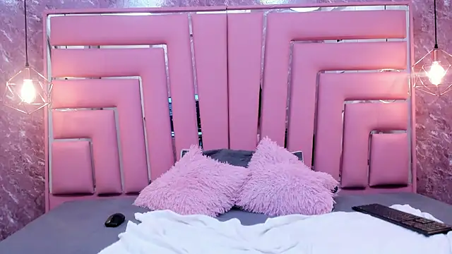 Snapshot of HOTTIE_MIA_ chatting on December 1, 2025, 7:19 pm HOTTIE MIA online show from December 1, 2025, 7:19 pm