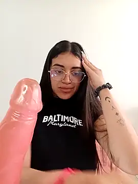 Violett  Rose online show from December 1, 2025, 3:06 pm