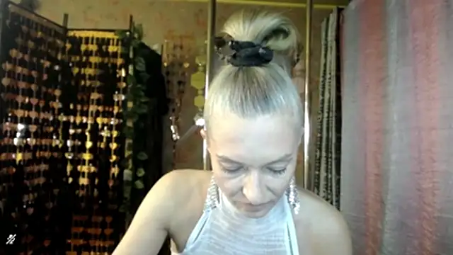 Soniakiss online show from July 28, 2026, 2:13 pm