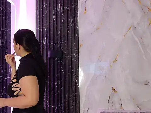 ChloeHolmes online show from February 12, 2026, 10:21 am