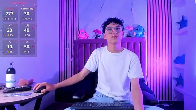 SthepanodiMonaco online show from December 4, 2025, 7:22 pm