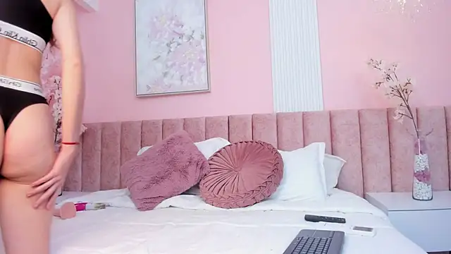 SashaBlake  online show from December 4, 2025, 12:20 am