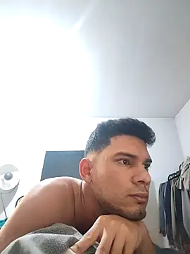 Snapshot of eloculto98 chatting on December 4, 2025, 3:43 pm eloculto98 online show from December 4, 2025, 3:43 pm