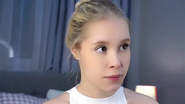 AunclreaVache online show from January 6, 2026, 1:15 pm