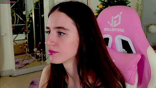 KydenLuxe online show from December 3, 2025, 4:49 pm