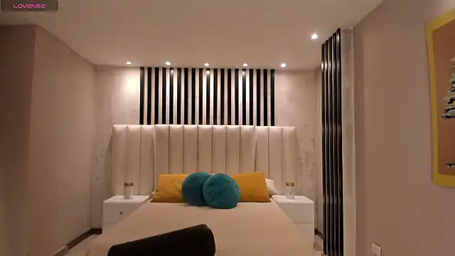 RossiRivers online show from December 18, 2025, 11:27 am