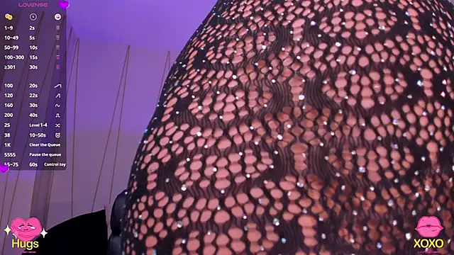 LisaFlowers  online show from April 20, 2026, 11:46 am