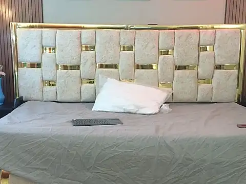  Caroline34 online show from April 2, 2026, 10:46 am