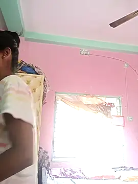 Cute diya023 online show from April 12, 2026, 3:22 am