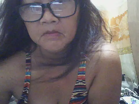 Snapshot of fireflower70 chatting on May 21, 2026, 10:50 pm fireflower70 online show from May 21, 2026, 10:50 pm