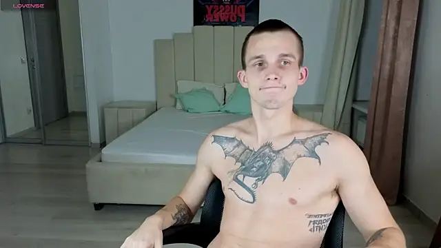 JAMES  LEE online show from December 1, 2025, 8:36 pm