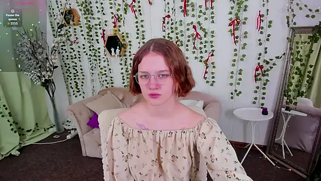 Mia Mooore online show from February 28, 2026, 1:23 pm