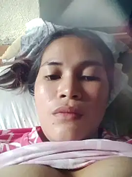 Lovely aprilxx online show from April 3, 2026, 8:23 am