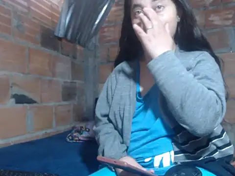 sammyyblondee online show from November 28, 2025, 2:42 pm