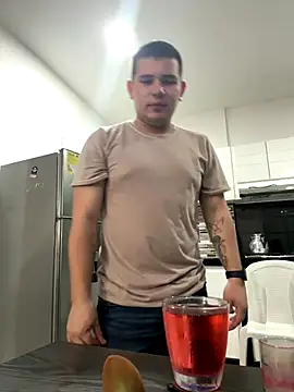 Snapshot of ian_david_Xxx chatting on December 4, 2025, 5:39 am ian david Xxx online show from December 4, 2025, 5:39 am