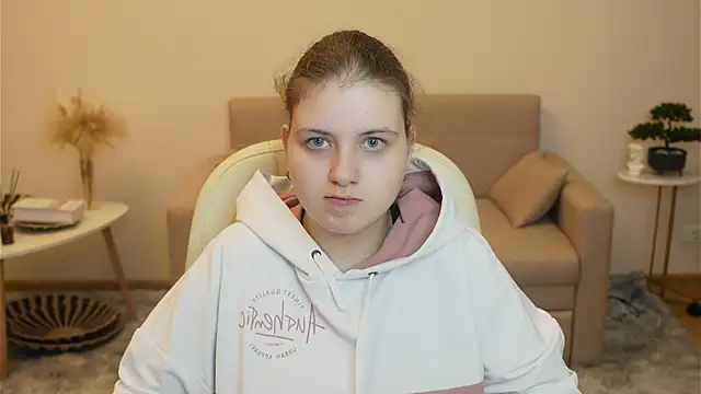 NovellaArjune online show from December 5, 2025, 12:25 pm