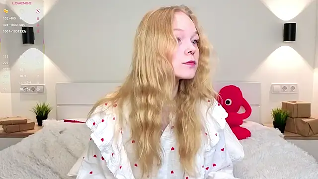 Snapshot of GhisllaineWestler chatting on February 17, 2026, 5:15 am GhisllaineWestler online show from February 17, 2026, 5:15 am