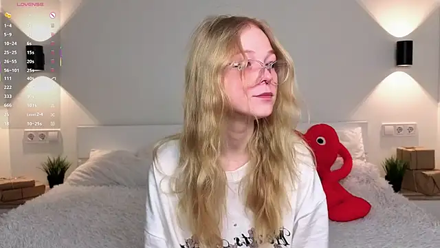 Snapshot of GhisllaineWestler chatting on February 19, 2026, 4:30 am GhisllaineWestler online show from February 19, 2026, 4:30 am