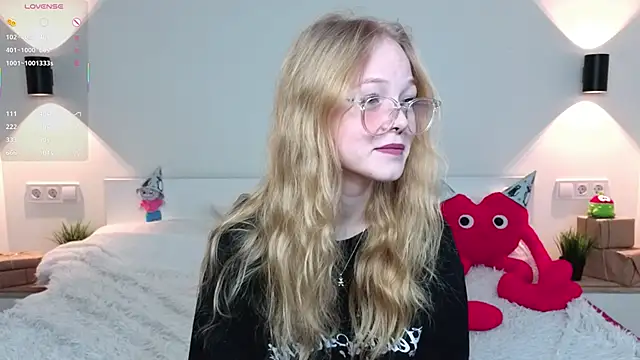 Snapshot of GhisllaineWestler chatting on February 28, 2026, 4:24 am GhisllaineWestler online show from February 28, 2026, 4:24 am