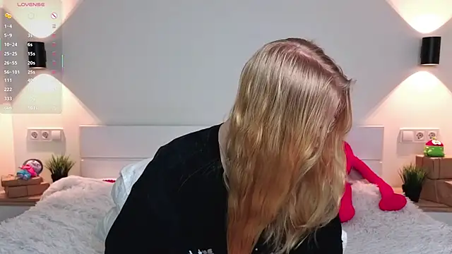 Snapshot of GhisllaineWestler chatting on March 2, 2026, 5:08 am GhisllaineWestler online show from March 2, 2026, 5:08 am