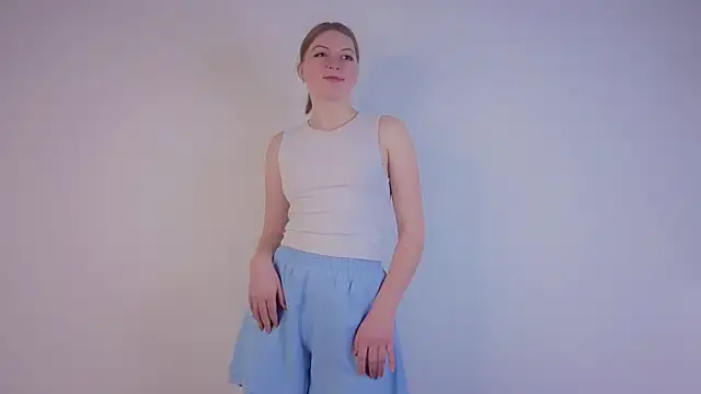 VerllineUrquidez online show from December 4, 2025, 1:15 am