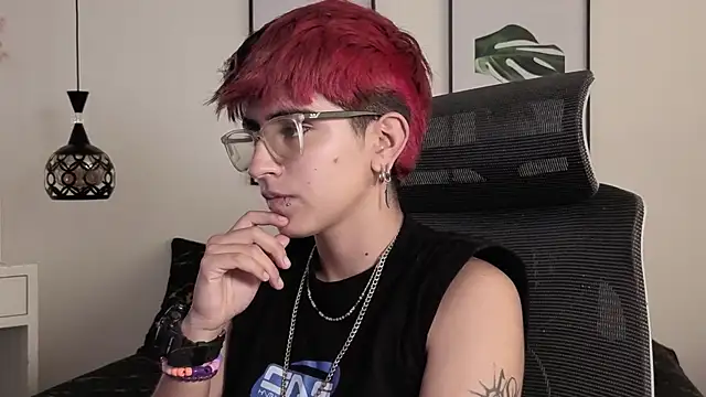 valeryevansvg online show from December 2, 2025, 12:21 pm