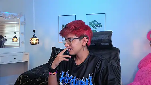 valeryevansvg online show from December 5, 2025, 12:14 pm