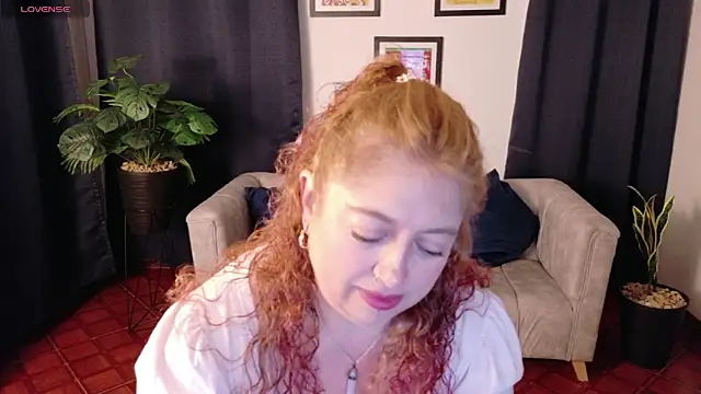 MilfArlet online show from January 14, 2026, 1:28 pm