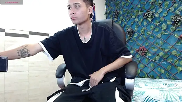 LucassSmith11 online show from April 21, 2026, 7:28 pm