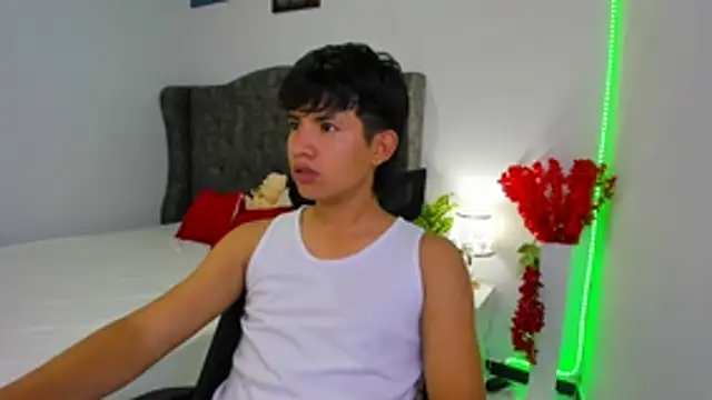 Mikke18 online show from February 1, 2026, 4:44 am