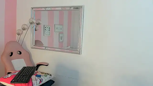 Amaia Monroe online show from February 21, 2026, 4:02 am