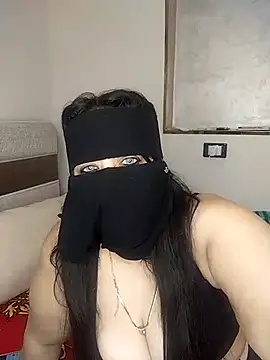 Snapshot of lolotheone chatting on February 4, 2026, 12:27 am lolotheone online show from February 4, 2026, 12:27 am