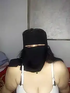 Snapshot of lolotheone chatting on April 11, 2026, 1:43 am lolotheone online show from April 11, 2026, 1:43 am