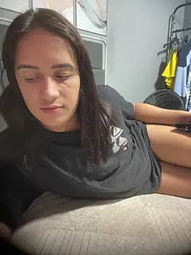 larysinha online show from April 13, 2026, 10:59 pm