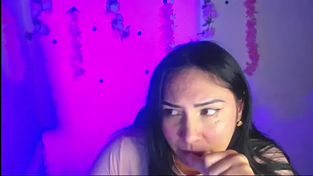 Emy cutee online show from March 10, 2026, 12:37 am