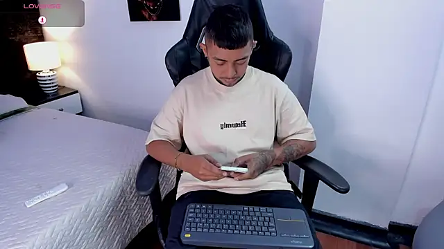 BASTIAN NICOLAS  online show from January 7, 2026, 8:44 pm