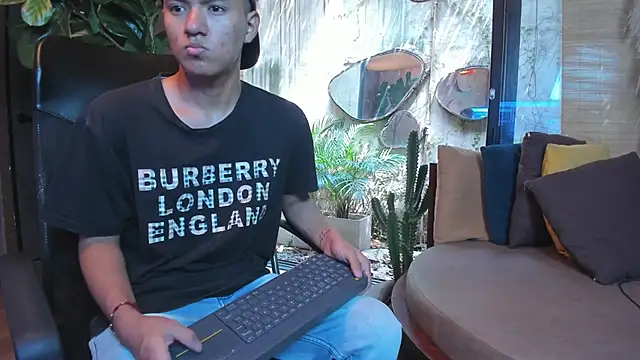 isaac grimm online show from April 18, 2026, 6:56 pm