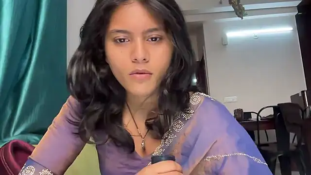 Piyyuu online show from April 18, 2026, 12:53 pm