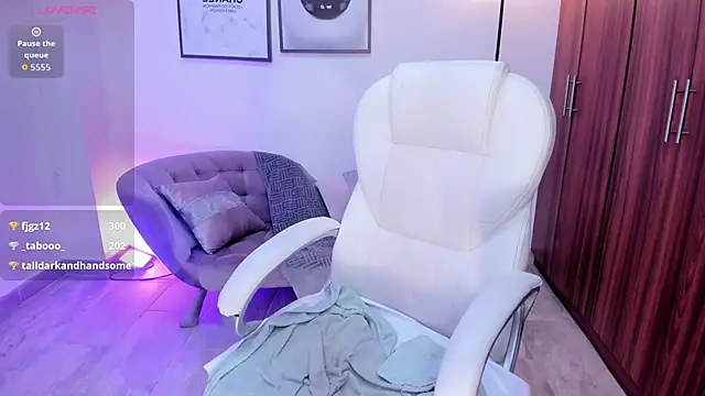 Snapshot of alana_martiins chatting on February 22, 2026, 9:19 am alana martiins online show from February 22, 2026, 9:19 am