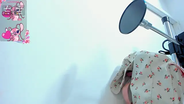 Miia cute18 online show from April 19, 2026, 6:10 pm