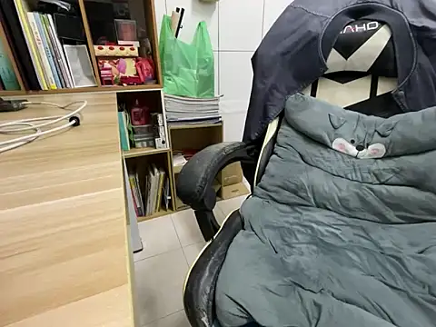 hiiiizzzz online show from February 27, 2026, 4:07 pm