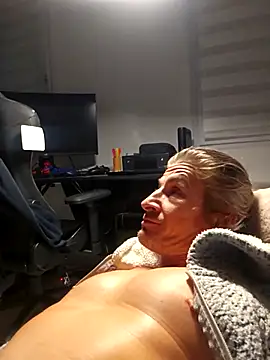 coltstudiogrouperic online show from November 30, 2025, 1:31 am