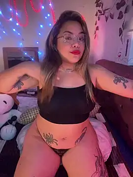 Lindalatina2001 online show from June 4, 2026, 6:47 pm