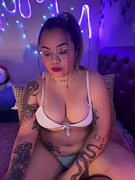 Lindalatina2001 online show from June 6, 2026, 6:34 pm