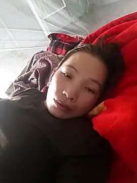 Evelyn-n online show from December 17, 2025, 6:08 am