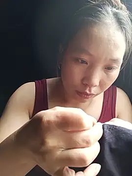Snapshot of Evelyn-n chatting on July 2, 2026, 2:55 am Evelyn-n online show from July 2, 2026, 2:55 am