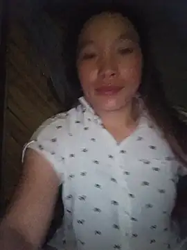 Snapshot of Evelyn-n chatting on July 7, 2026, 12:02 am Evelyn-n online show from July 7, 2026, 12:02 am