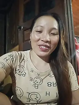 Snapshot of Evelyn-n chatting on July 18, 2026, 1:26 pm Evelyn-n online show from July 18, 2026, 1:26 pm